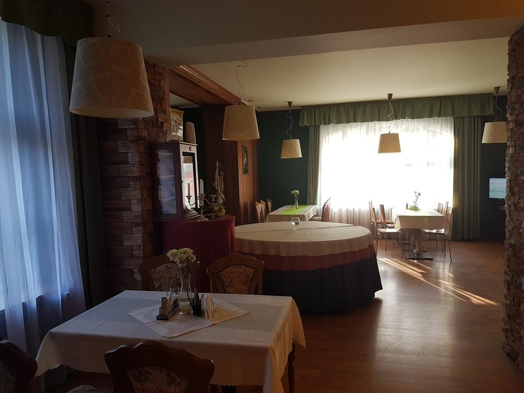 Siesta Rodinný Resort Pardubice Exterior foto